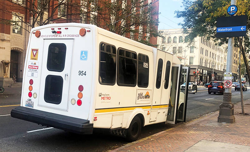 A Downtown Circulator shuttle at a stop on 1st Ave in Downtown Seattle